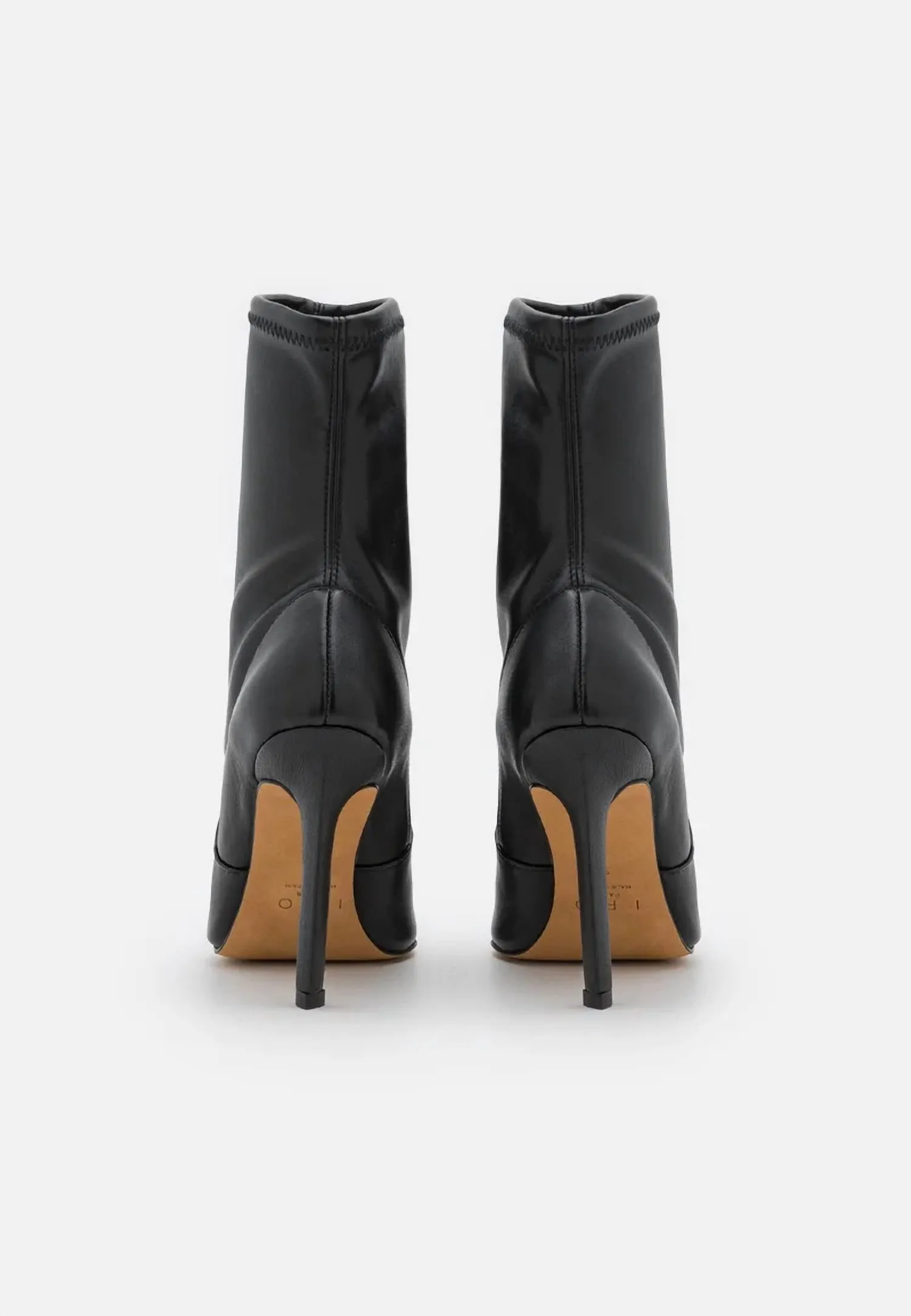 Asper Leather Ankle Boots In Black