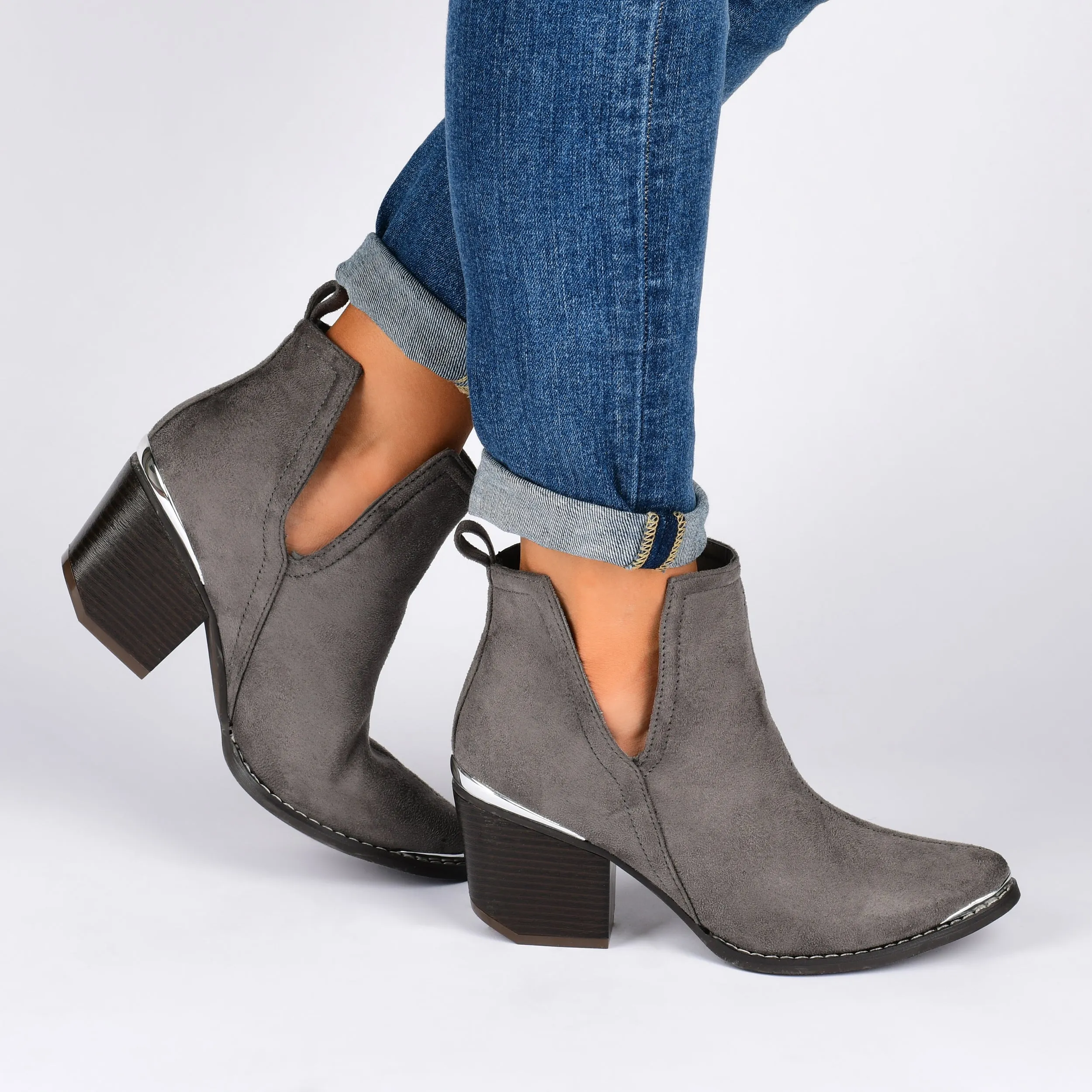 Journee Collection Women's Wide Width Issla Bootie