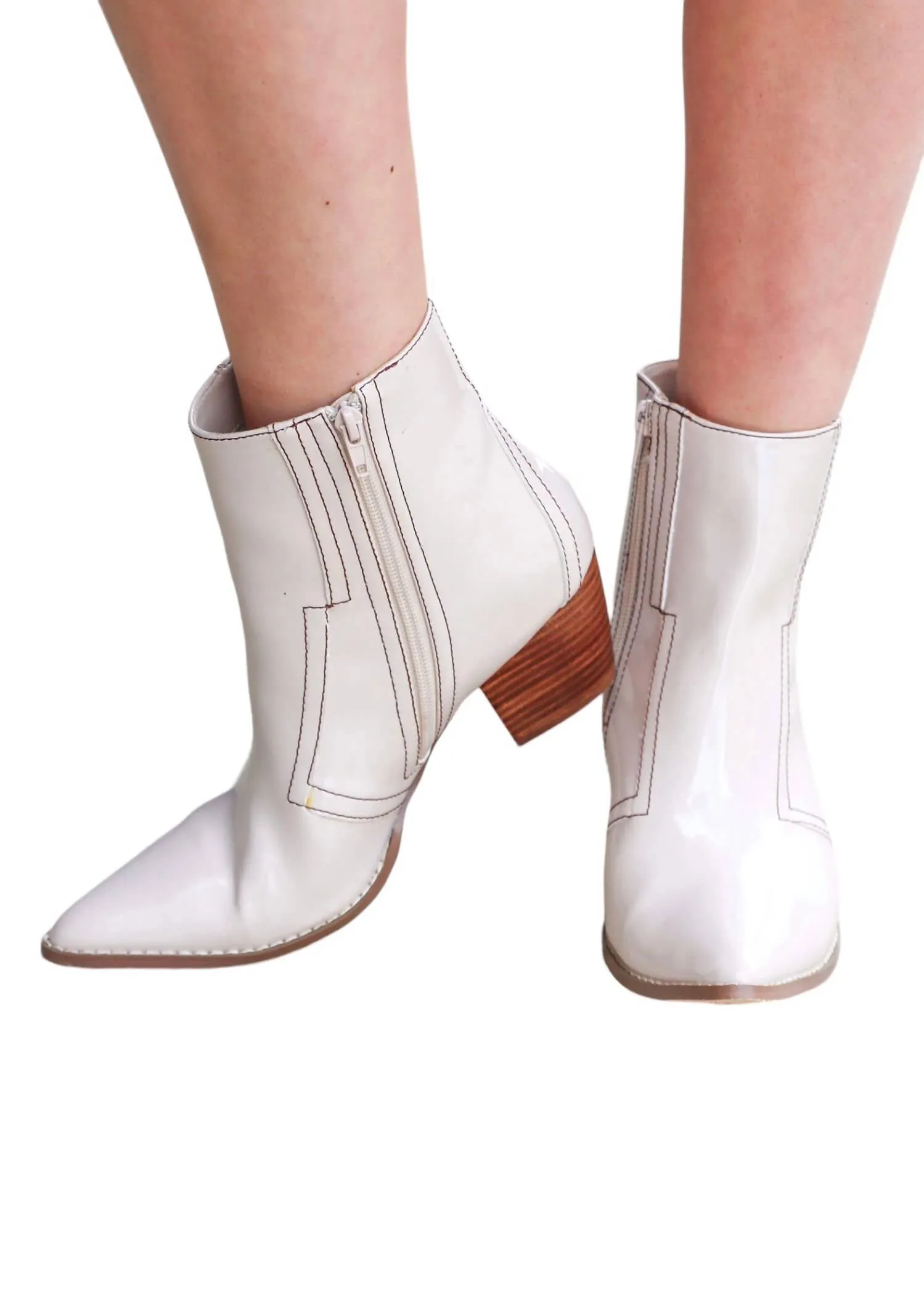 Liza Ankle Bootie Boots In Ivory
