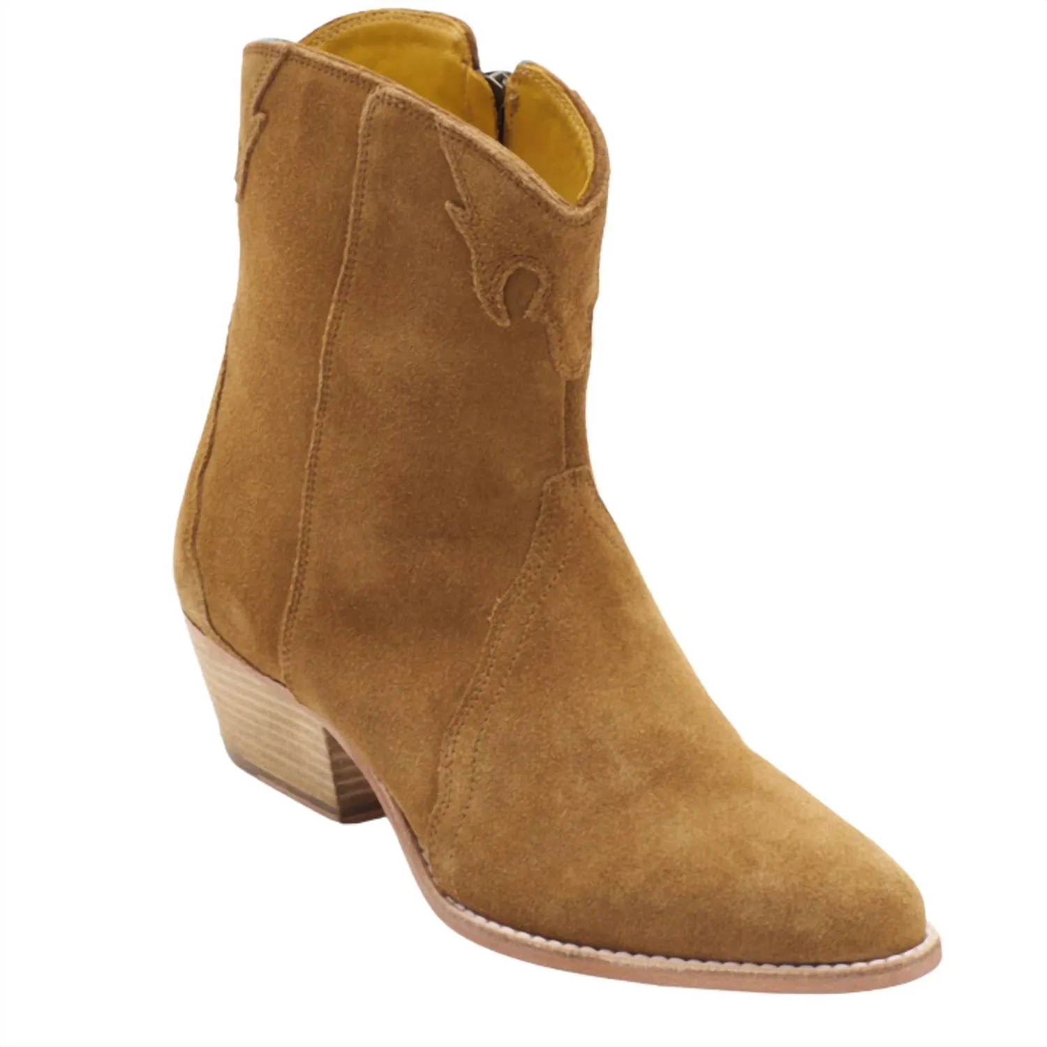 New Frontier Western Boots In Camel