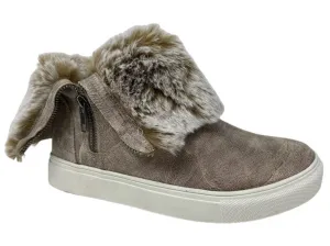 Plusher Slip-On Shoes In Cream