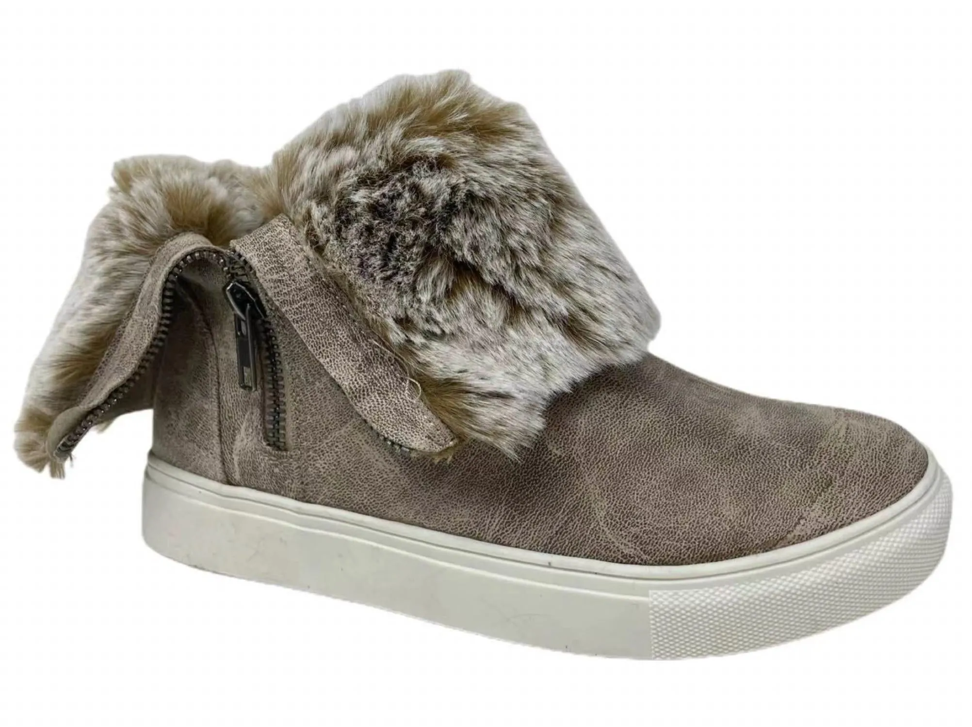 Plusher Slip-On Shoes In Cream