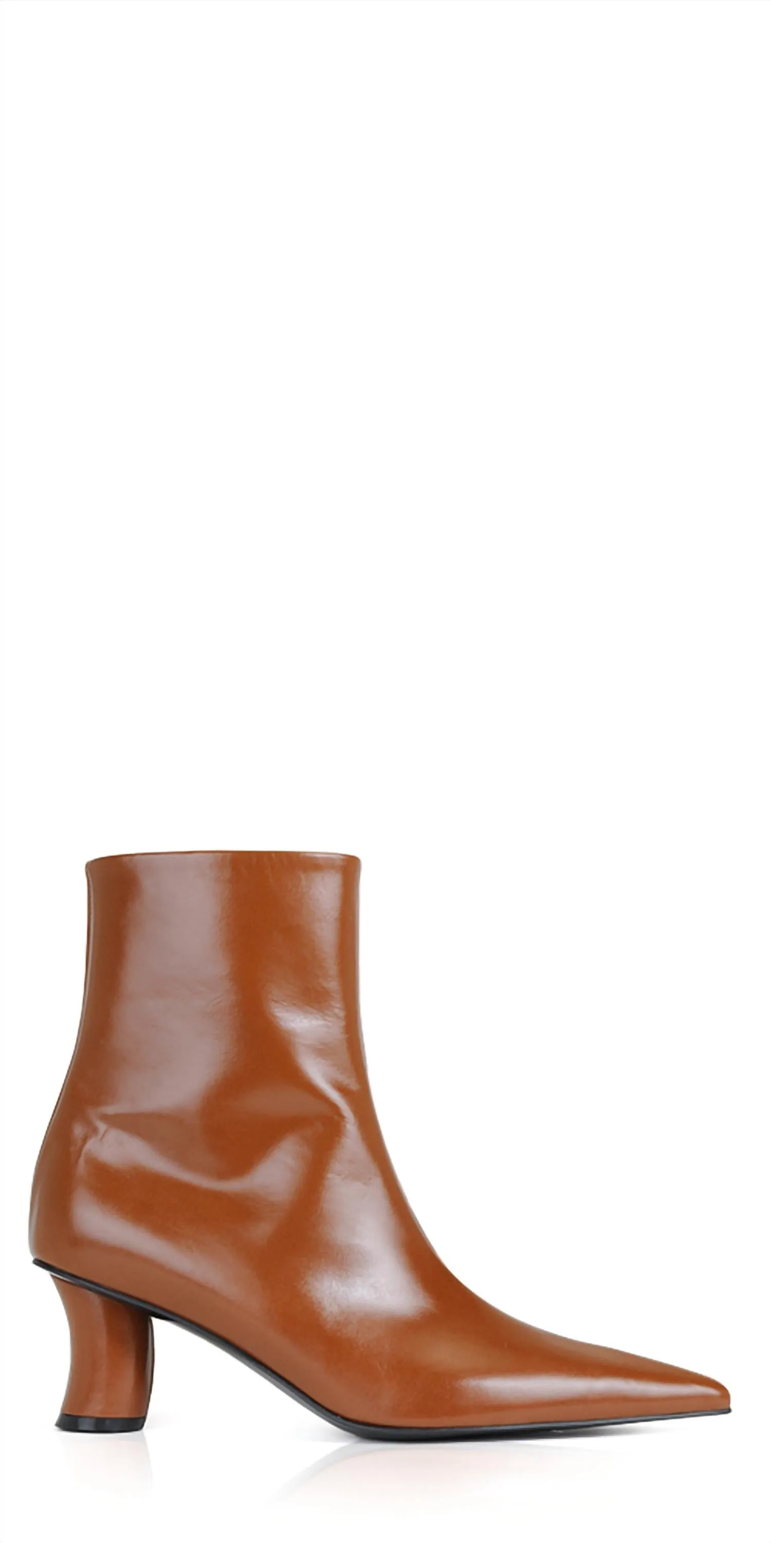 Pointed Curvy Boots In Brown