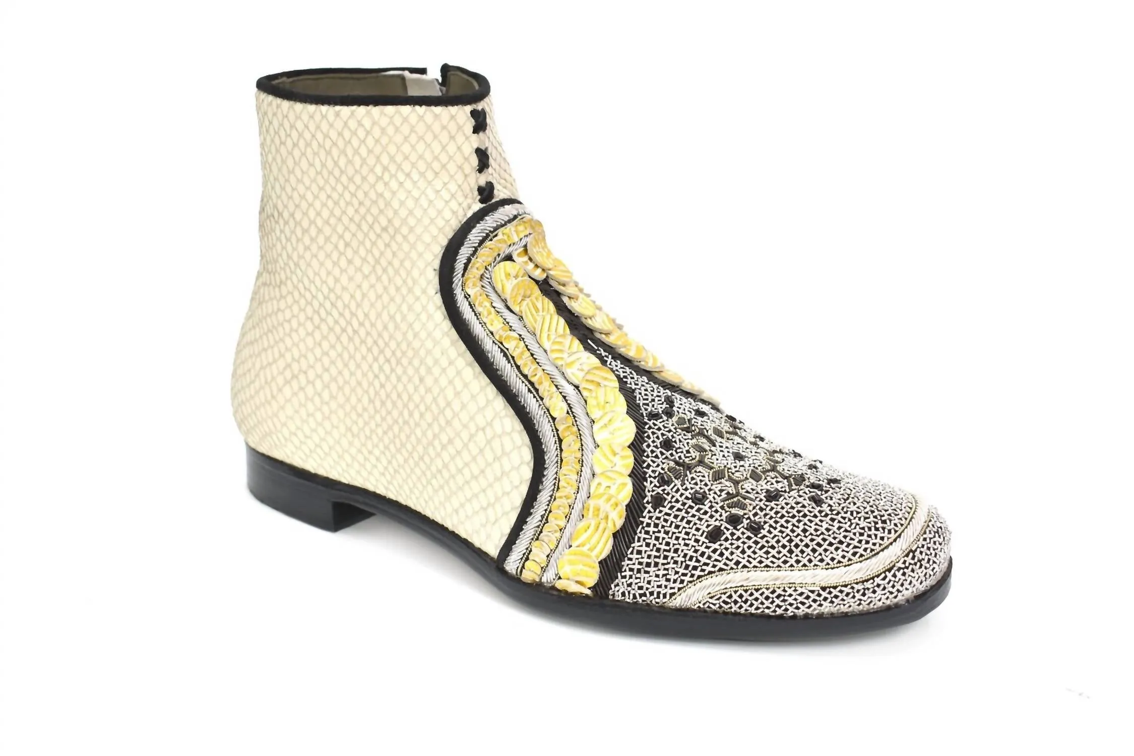 Queen Neva Boot In White