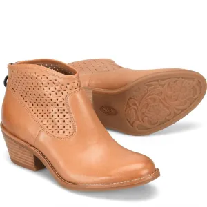 Women Aisley Bootie In Apricot Tan