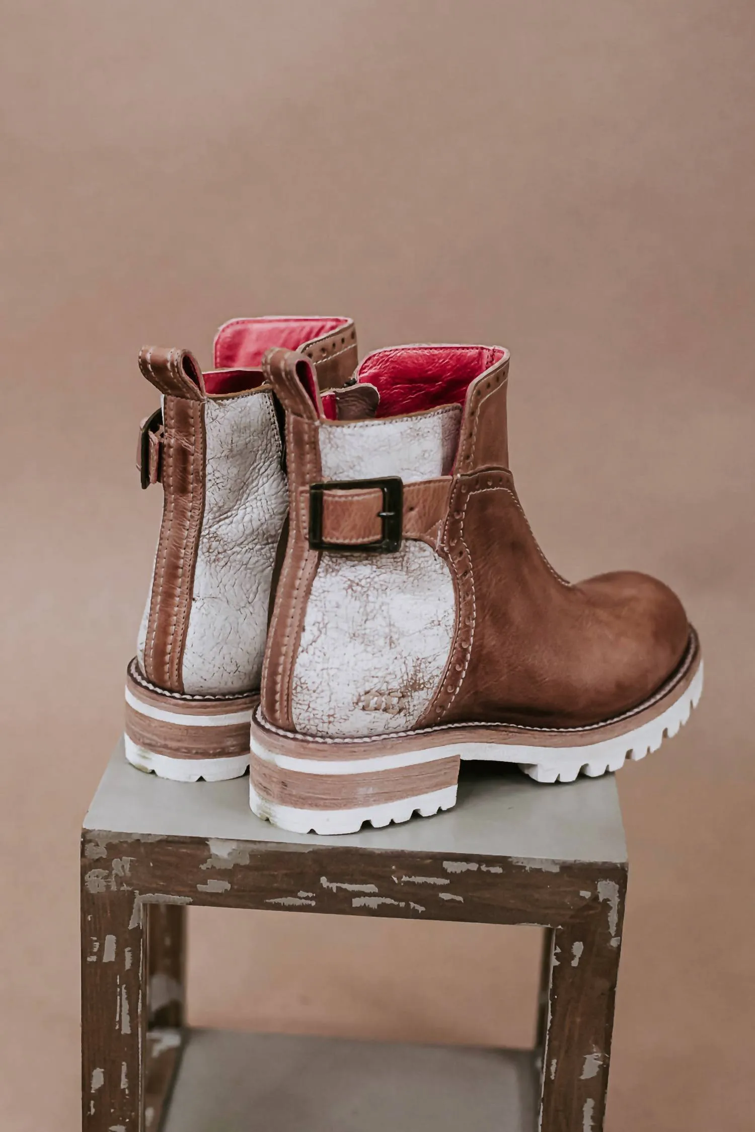 Women Brianna Ankle Boot In Tan Rustic Nectar Lux