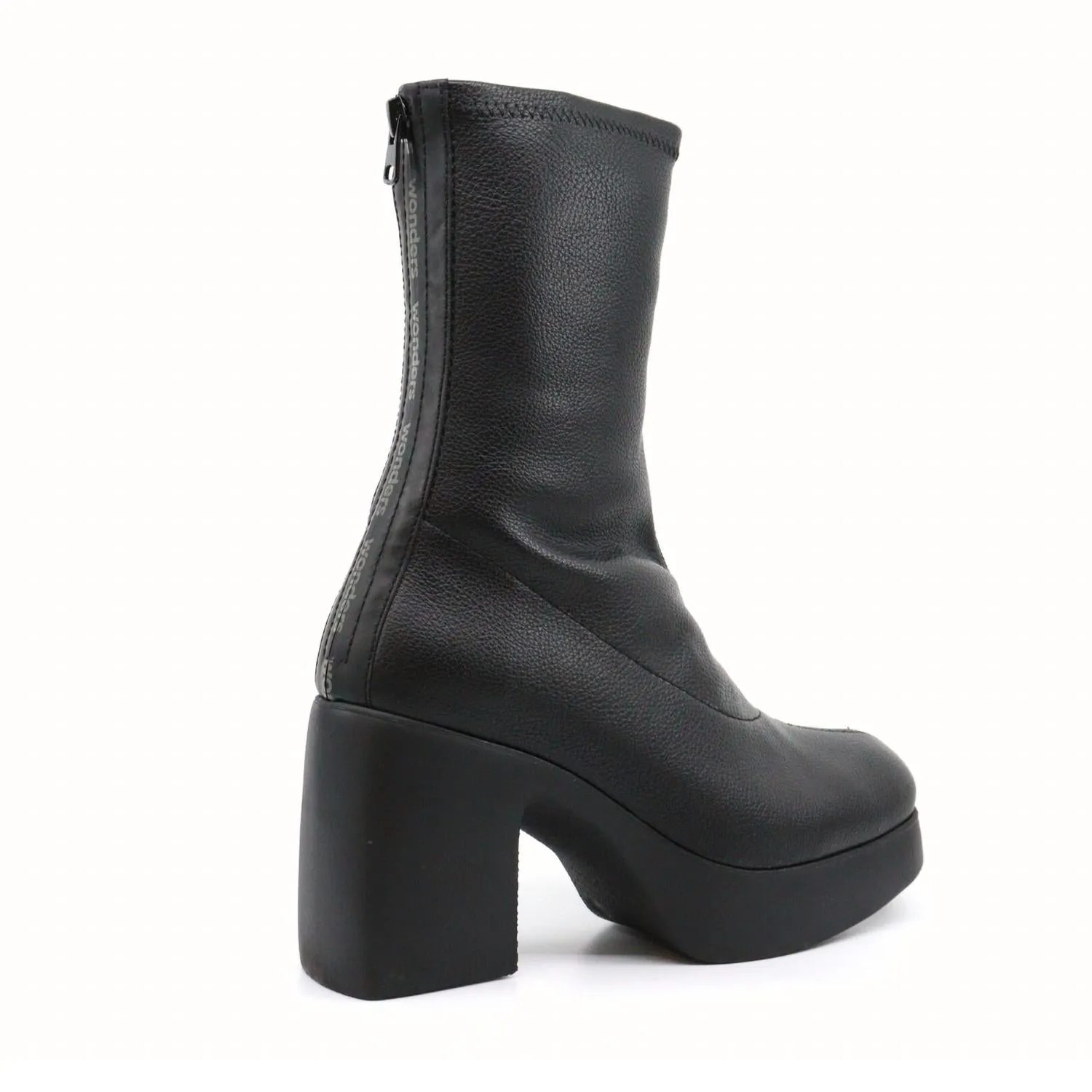Women Camelus Stretch Boot In Black