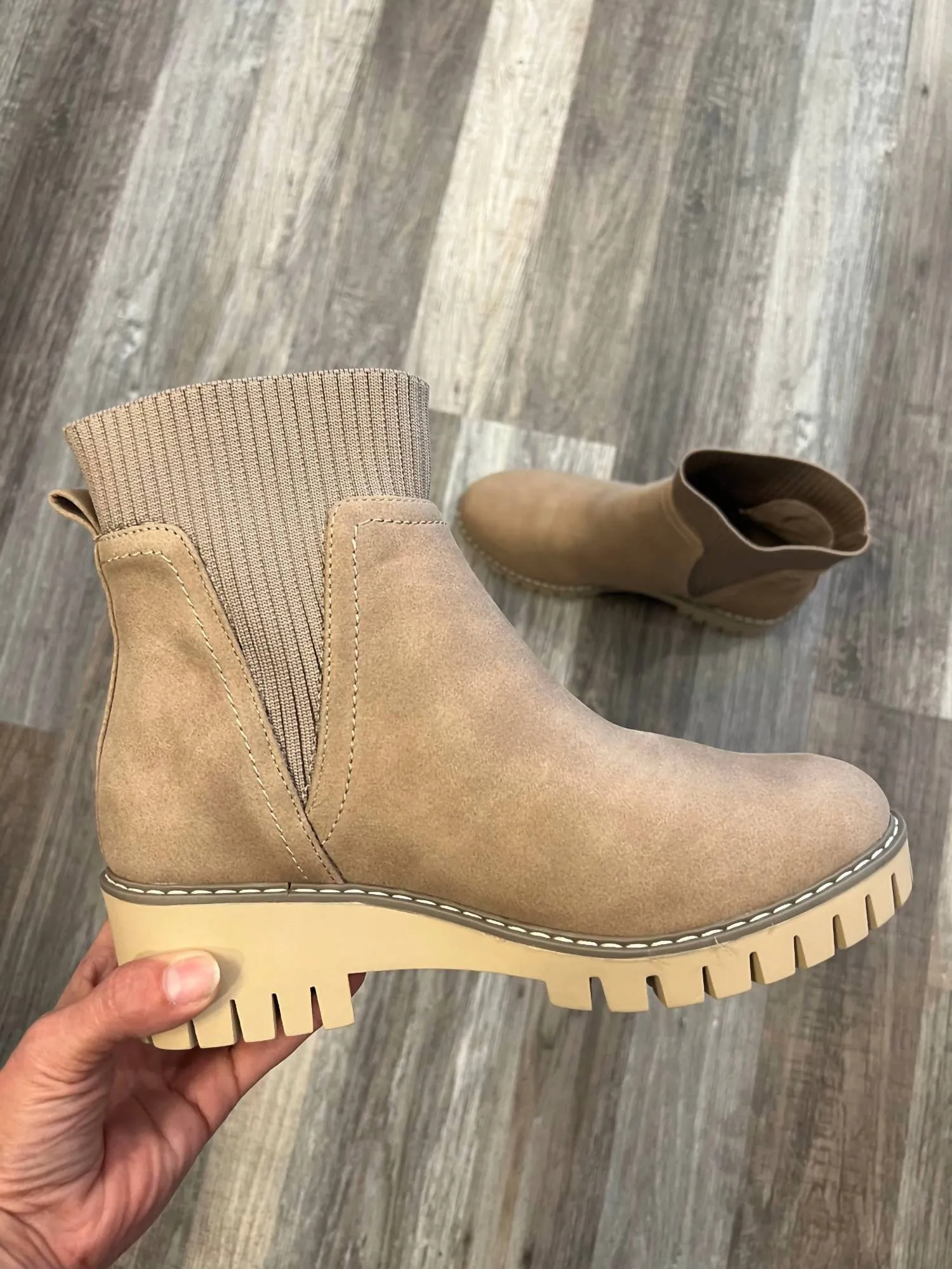 Women Magnolia Boots In Taupe