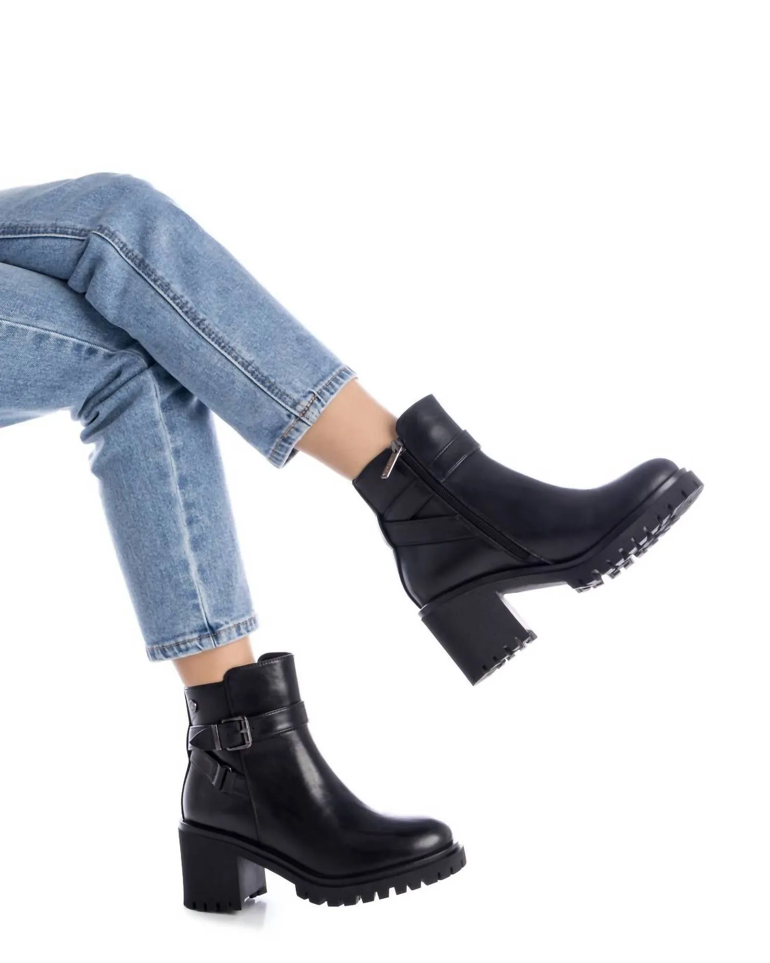 Women's Ankle Booties In Black