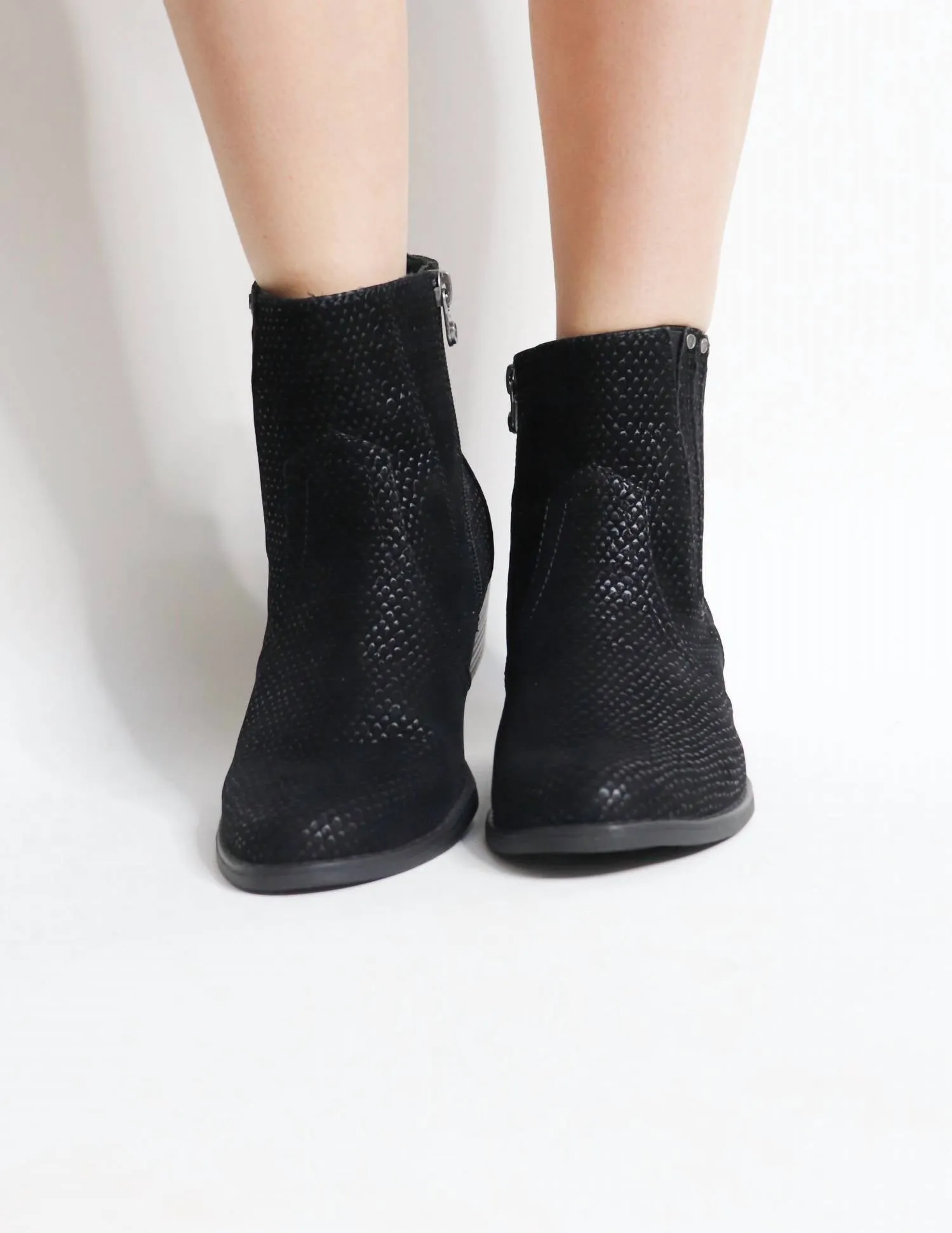 Women's Caitlynn Shoes In Black Exotic Raven