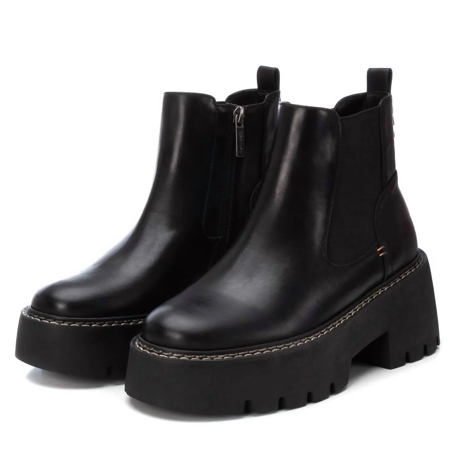 Women's Chelsea Booties In Black