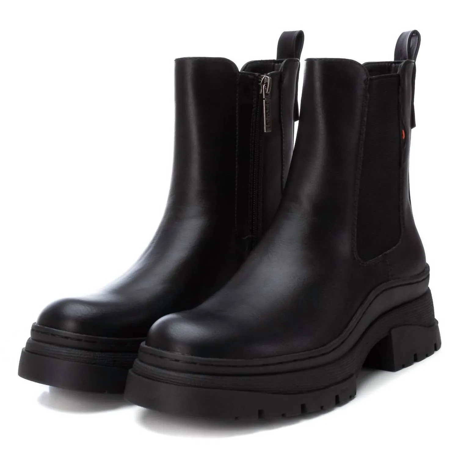 Women's Chelsea Booties In Black