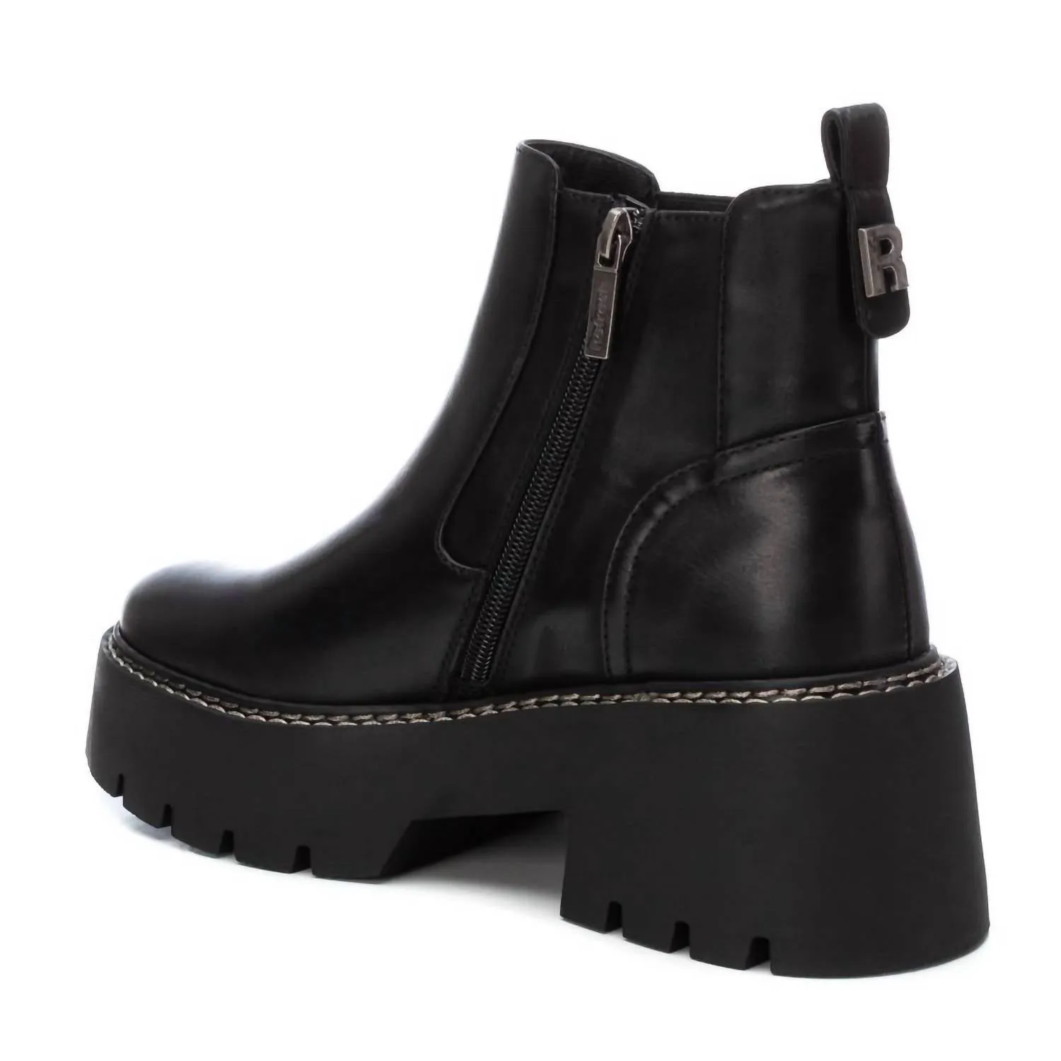 Women's Chelsea Booties In Black
