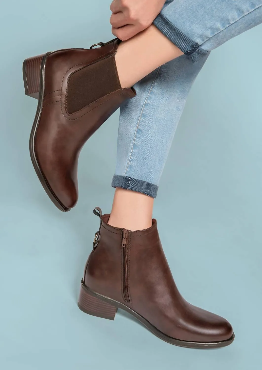 Women's Chelsea Boots In Brown