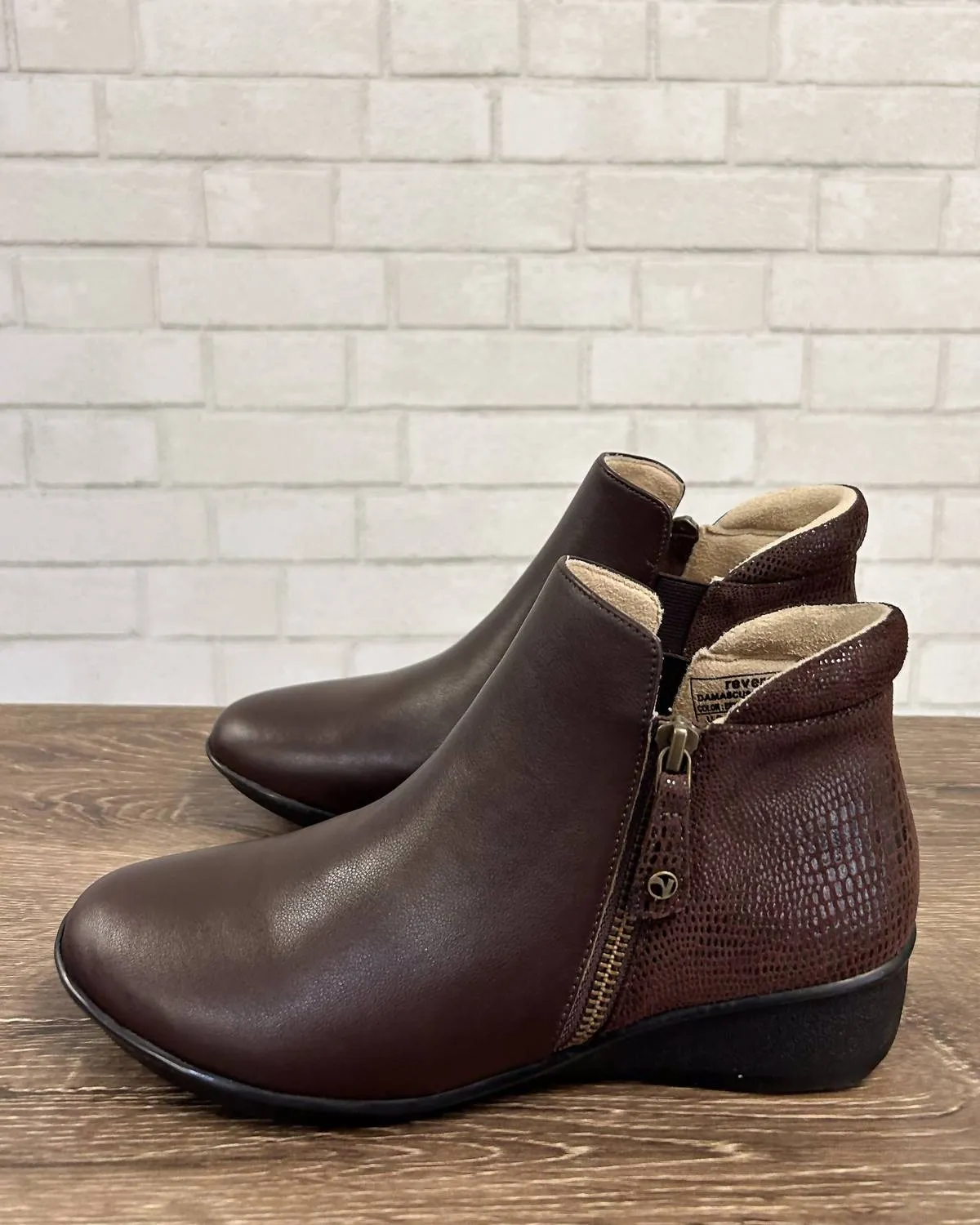 Women's Damascus Bootie In Brown