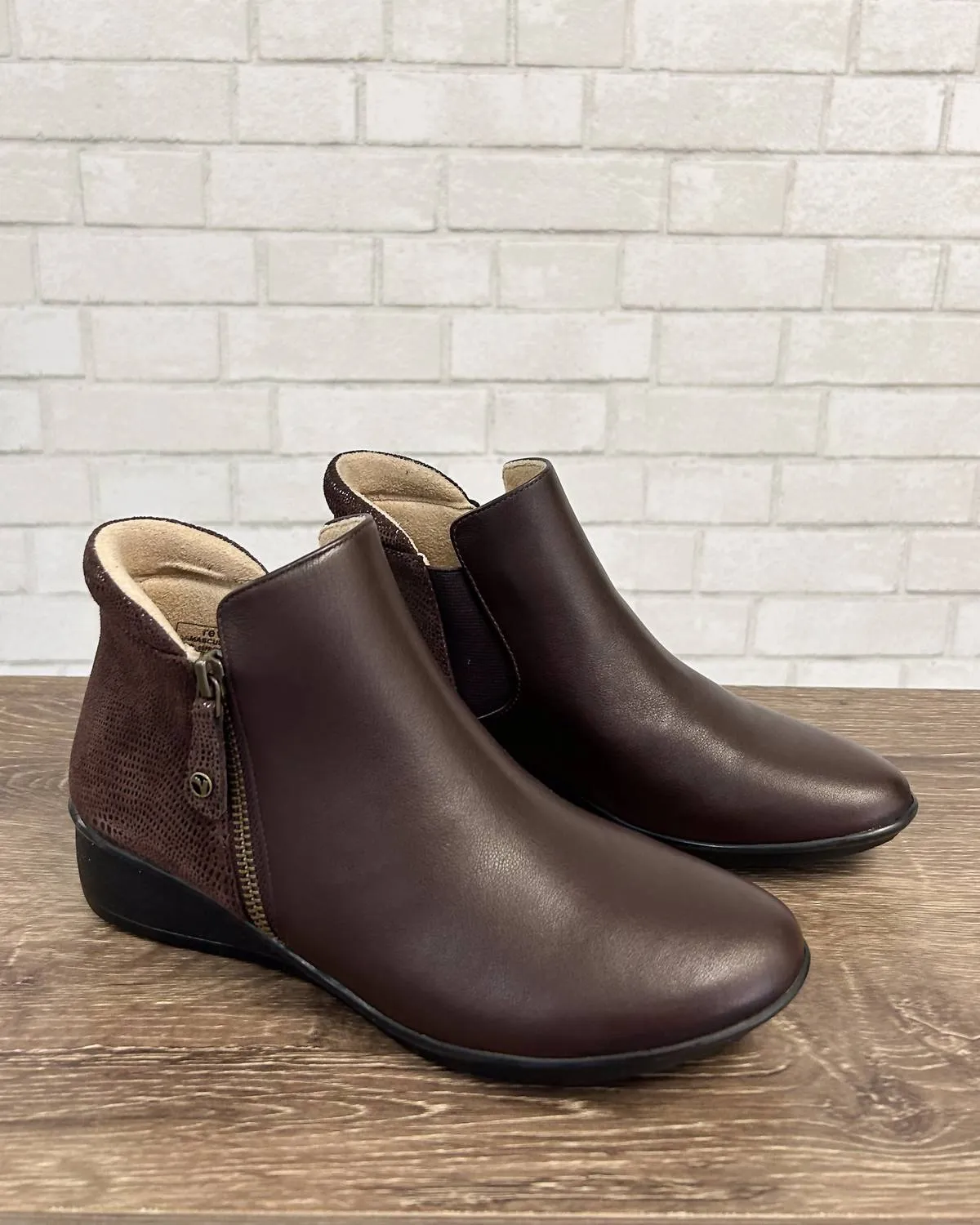 Women's Damascus Bootie In Brown