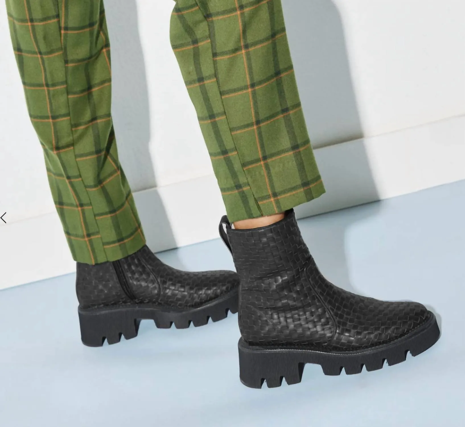 Women's Darla Lug Boot In Black