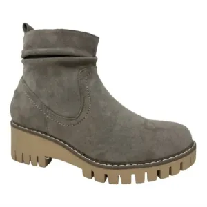 Women's Dashing Sueded Boot In Grey