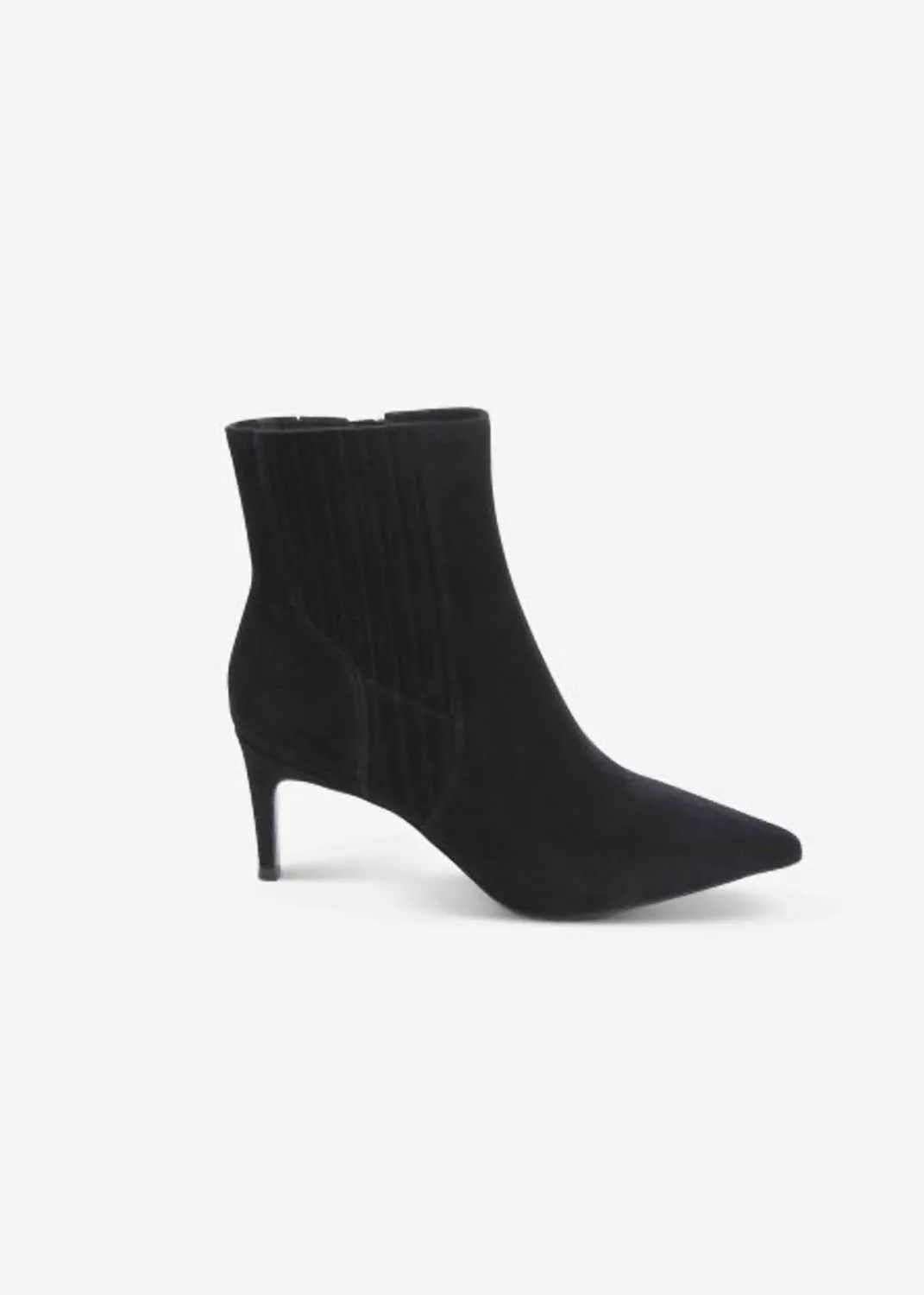 Women's Dearan Bootie In Black Suede