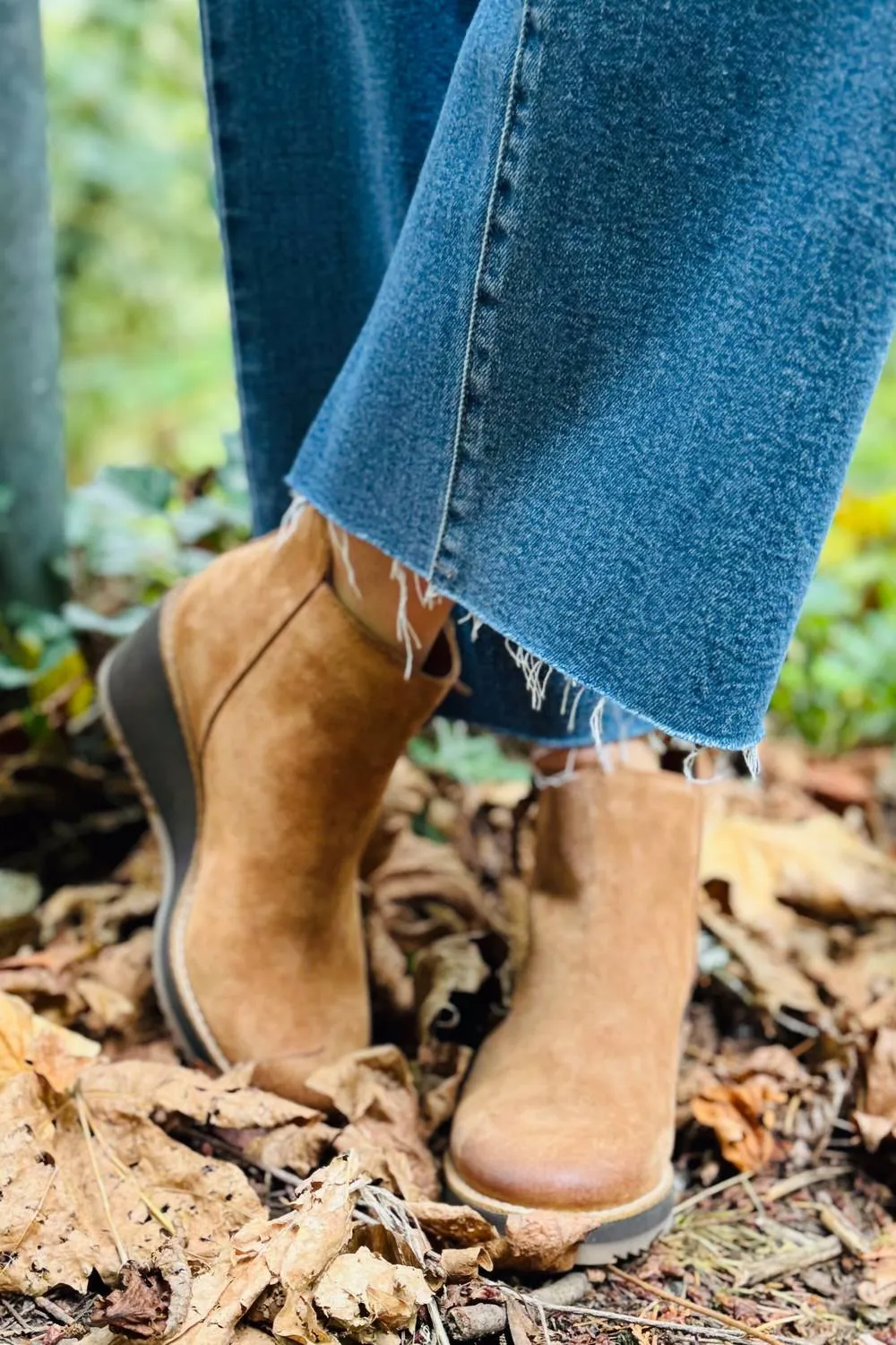 Women's Emeline Wedge Bootie In Havana Brown