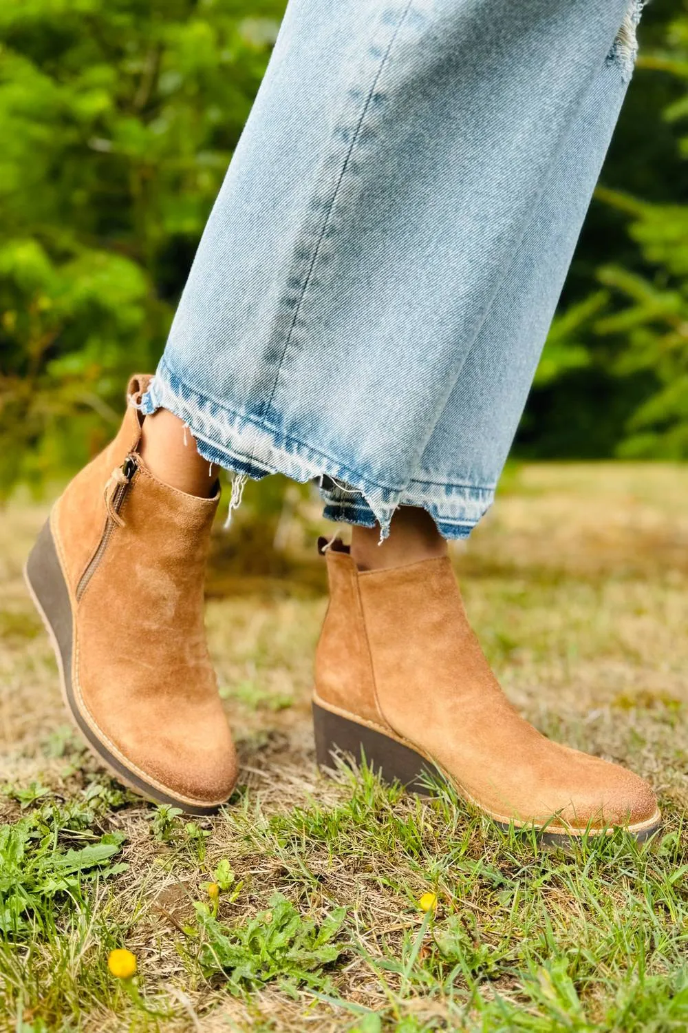 Women's Emeline Wedge Bootie In Havana Brown