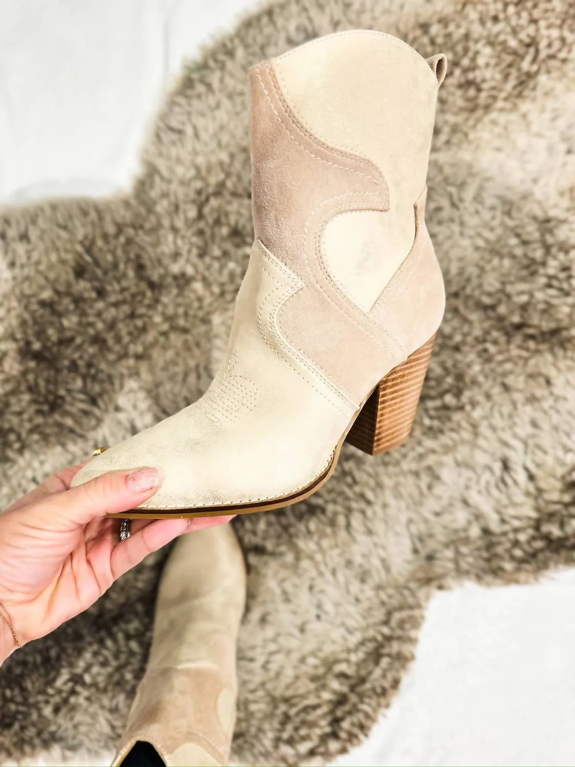 Women's Good Lookin Boots In Gold