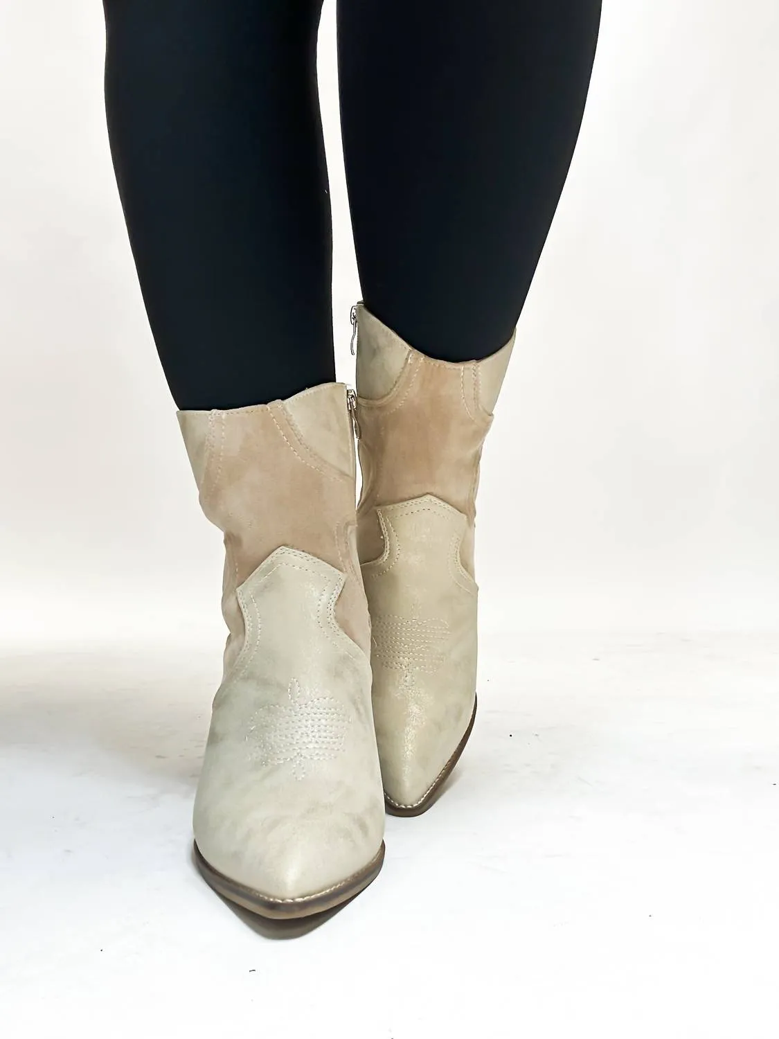 Women's Good Lookin Boots In Gold