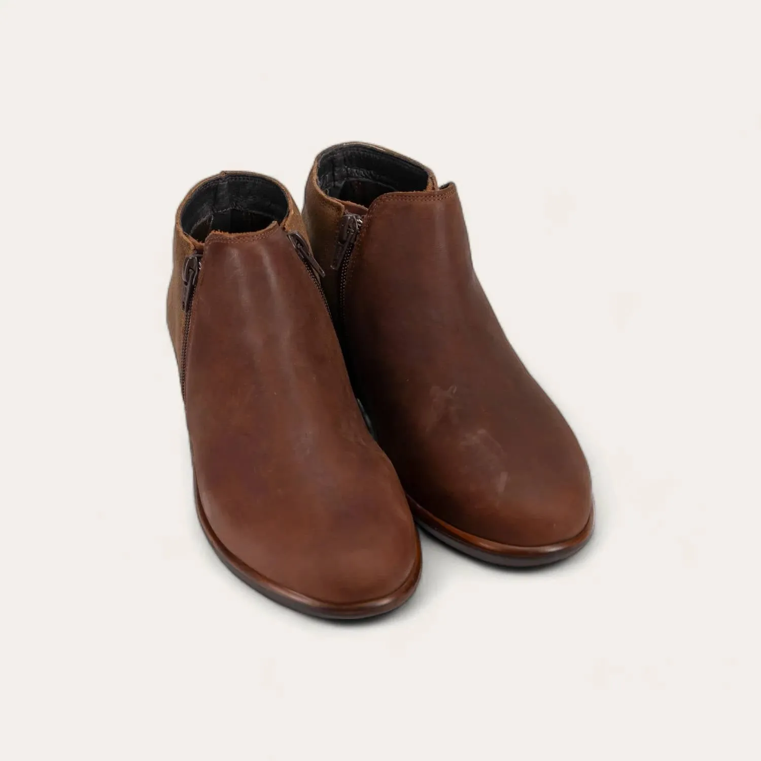 Women's Helm Booties - Medium In Soft Cognac Leather