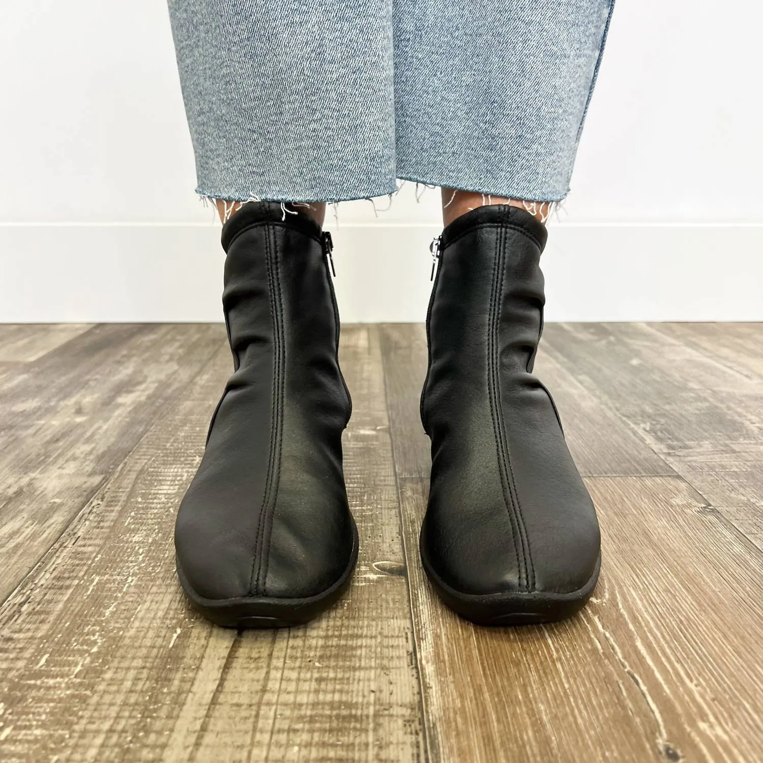Women's L19 Bootie In Black
