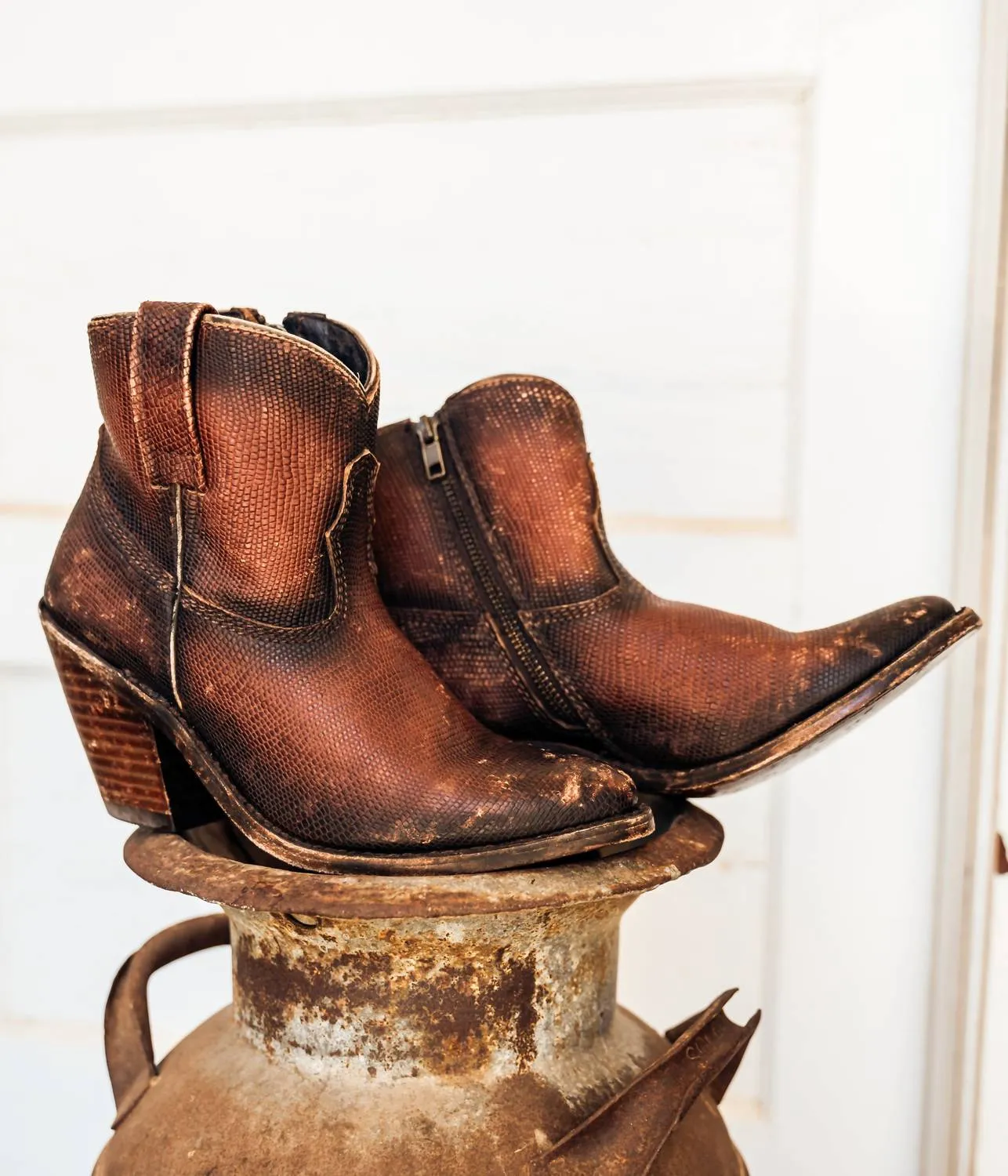 Women's Minerva Ankle Boots In Cognac