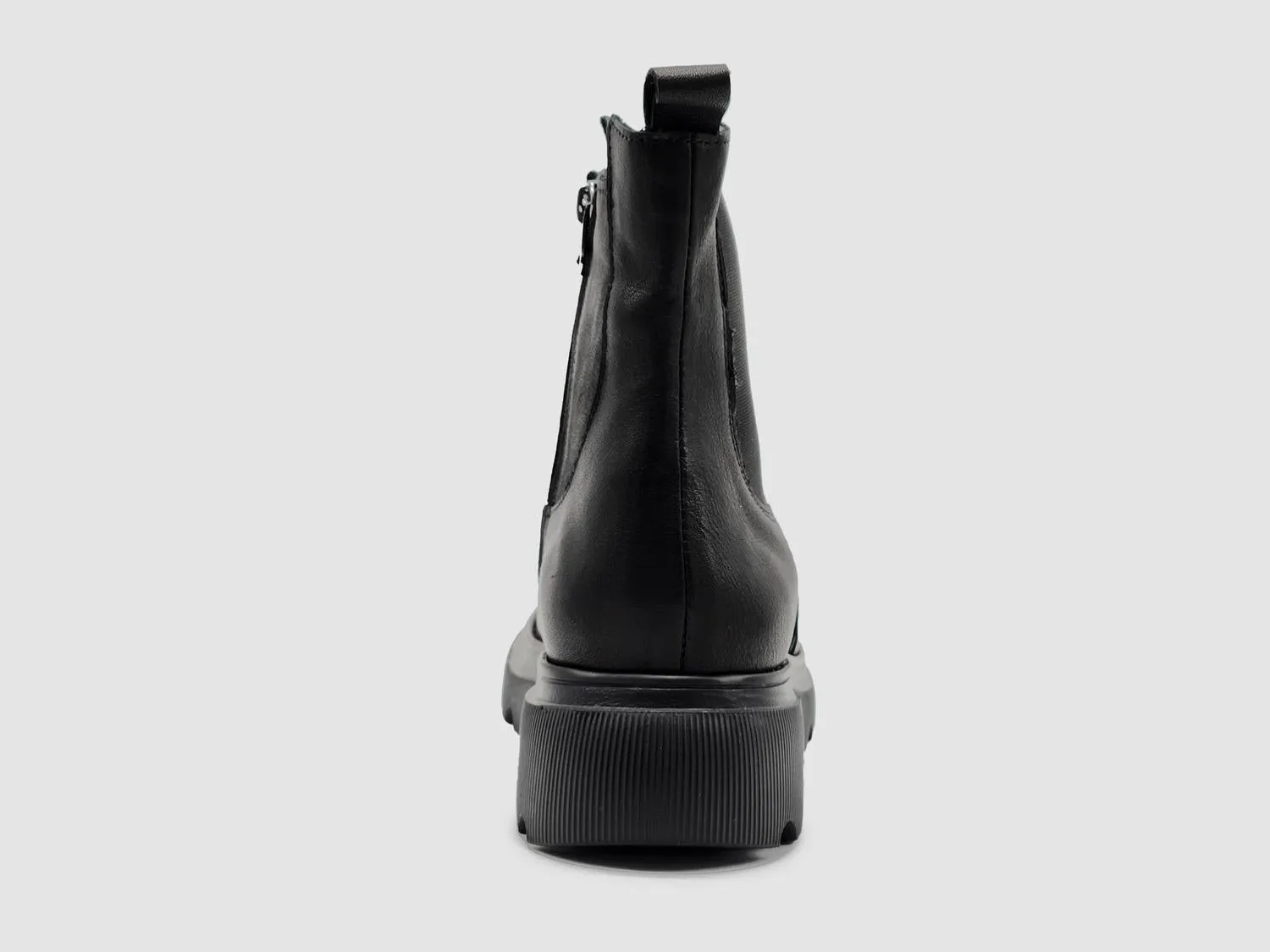 Women's Modern Insulated Zip-Up Chelsea Leather Boots In Black