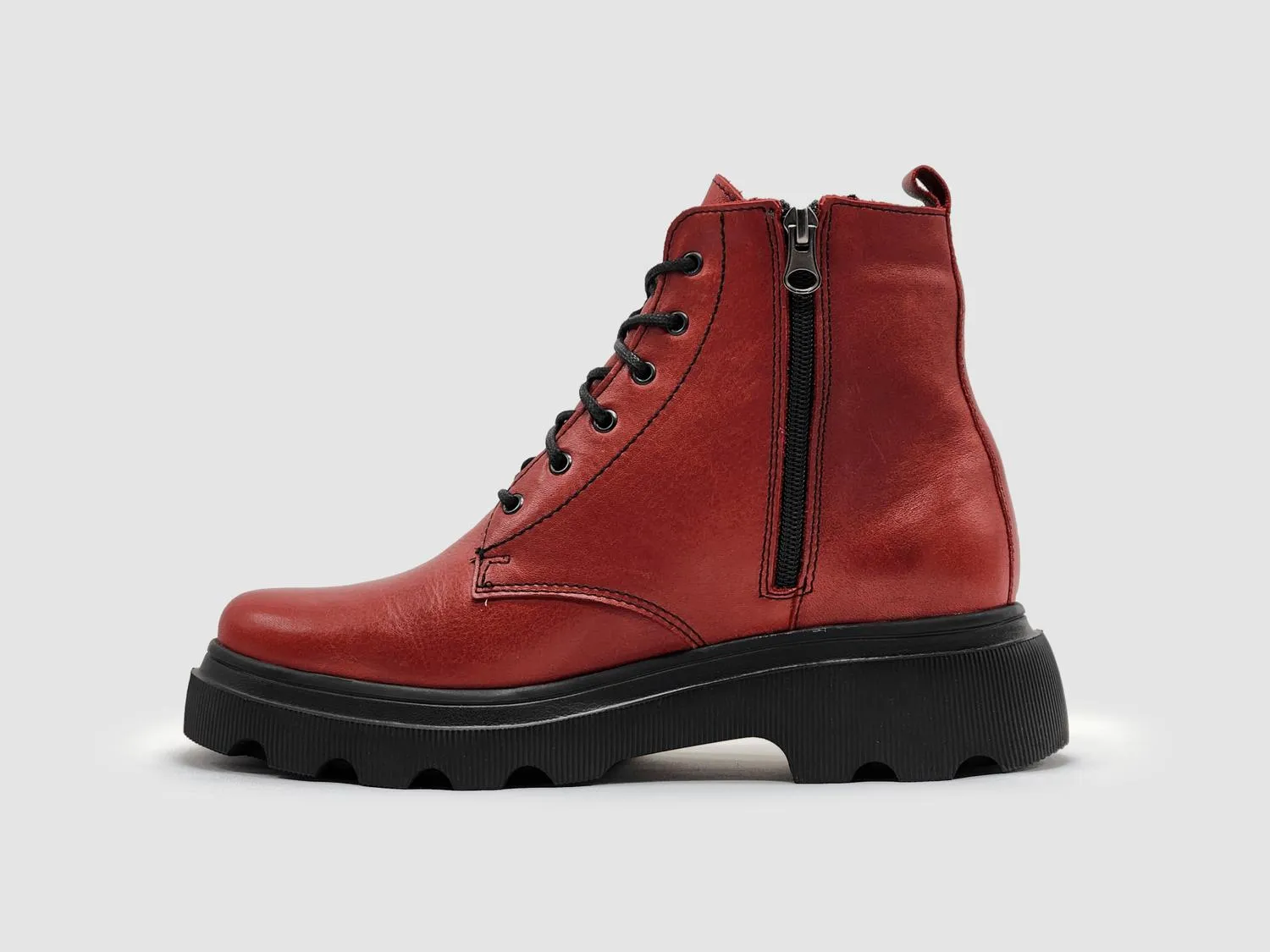 Women's Modern Lined Zip-Up Leather Boots In Red