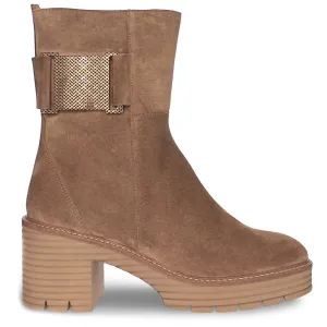 Women's Montez Ankle Boot In Cuoio  Suede