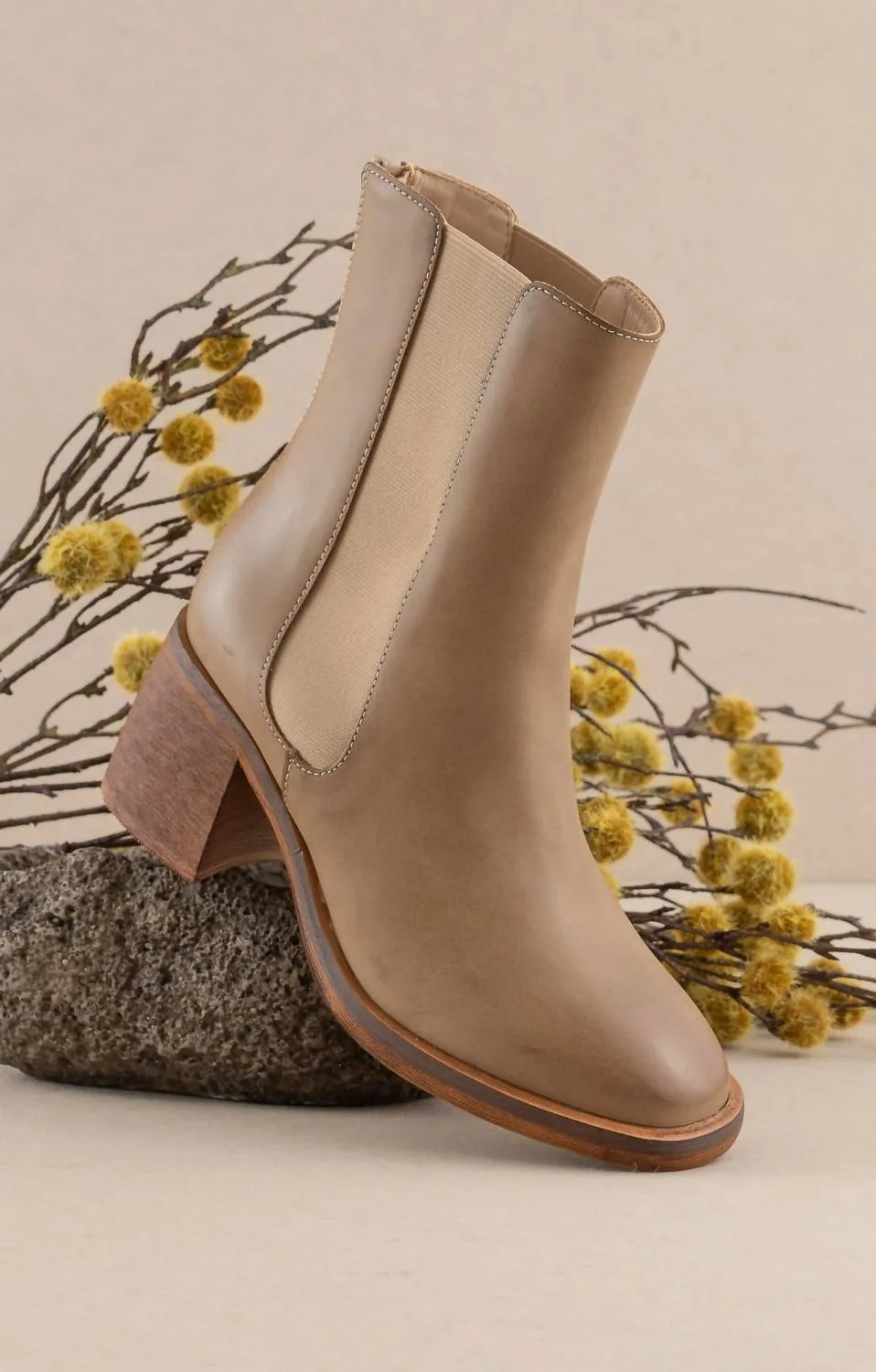 Women's Olivia Heeled Booties In Dune