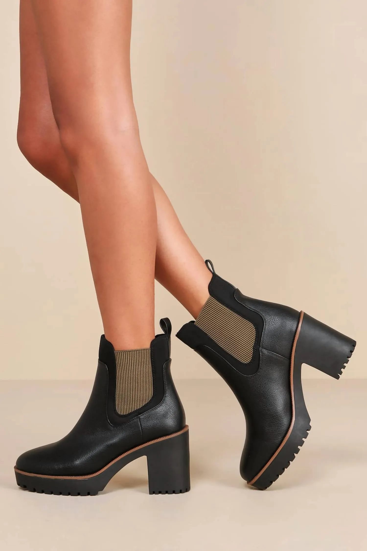 Women's Platform Ankle Boots In Black