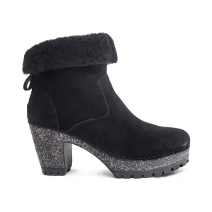 Women's Scarlett Ankle Boot In Black Suede