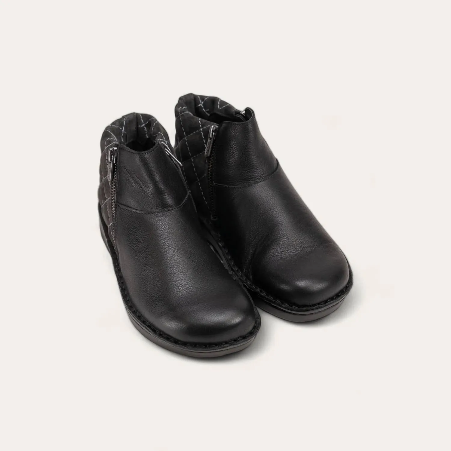 Women's Sintra Zip Bootie - Wide In Soft Black / Midnight