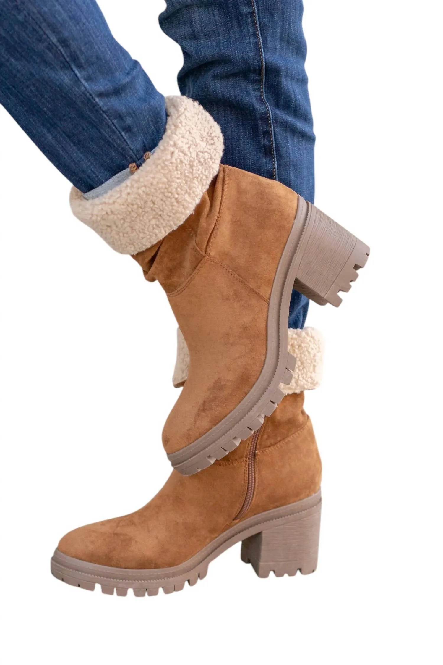 Women's Snuggy Boot In Tan