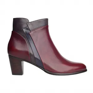 Women's Sonia 137 Glove Leather Bootie In Sangria/mel/muddy