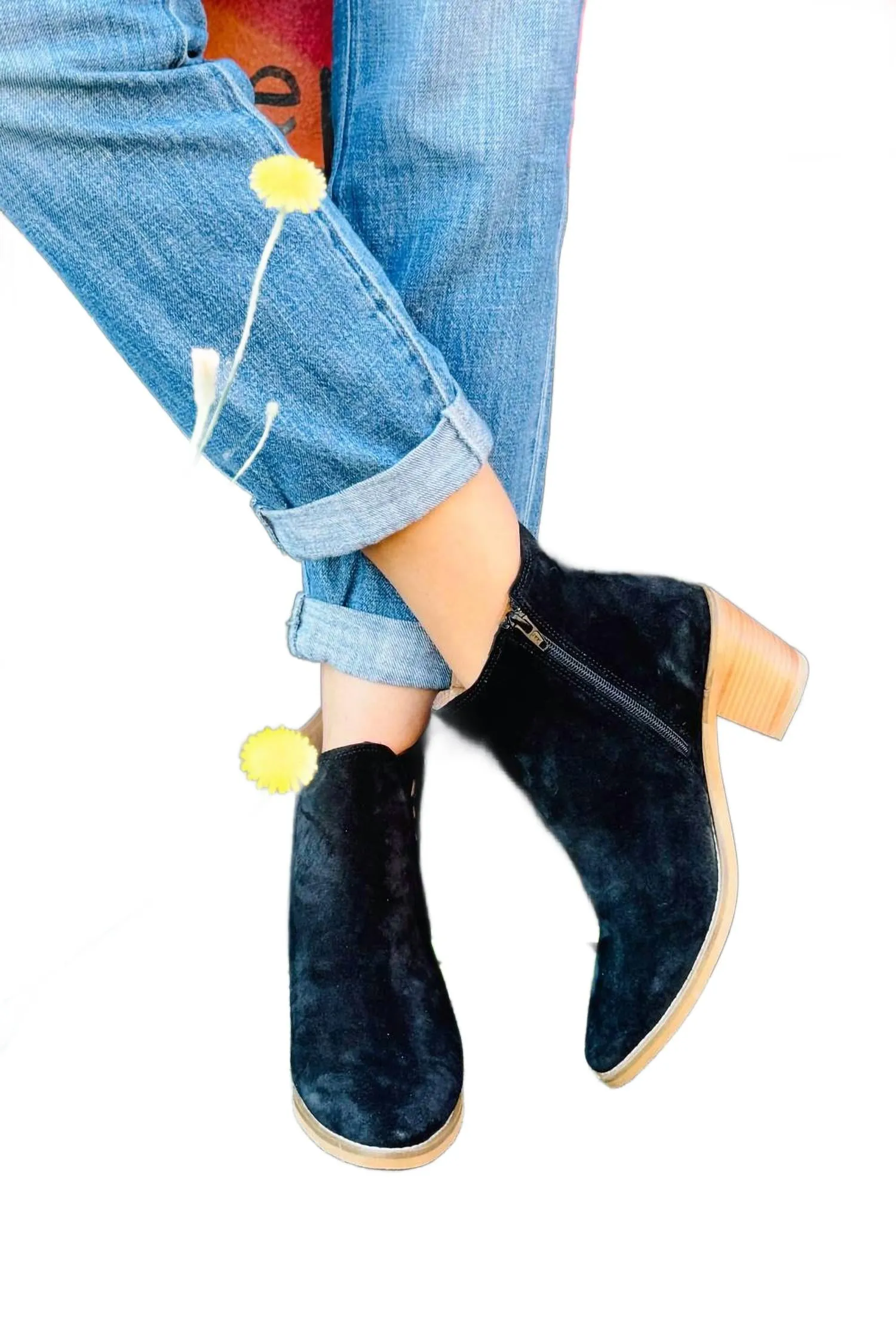 Women's Veronika Ankle Boot In Black Suede