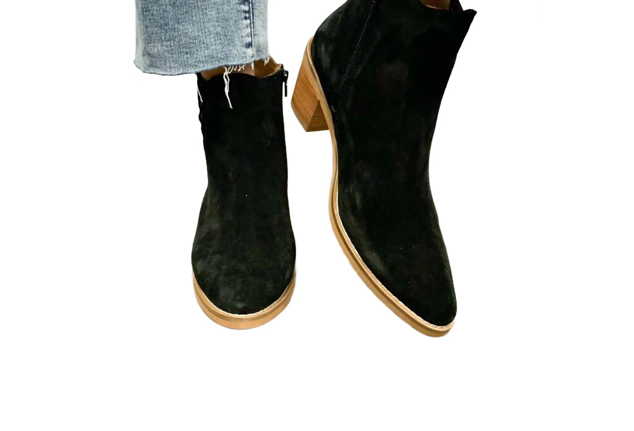 Women's Veronika Ankle Boot In Black Suede