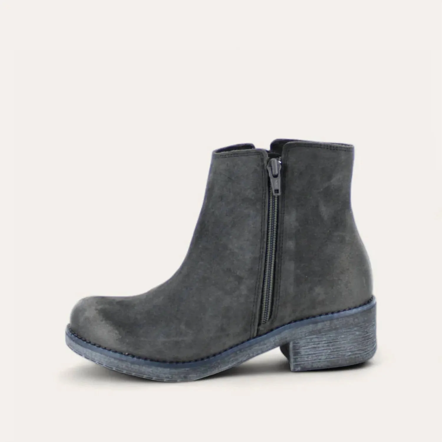 Women's Wander Booties In Oily Midnight
