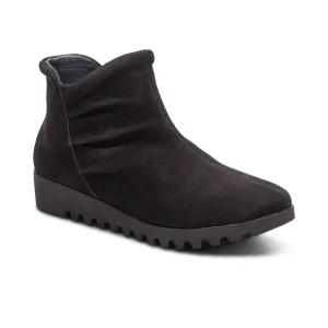 Women's Zoey Slip On Boot In Black