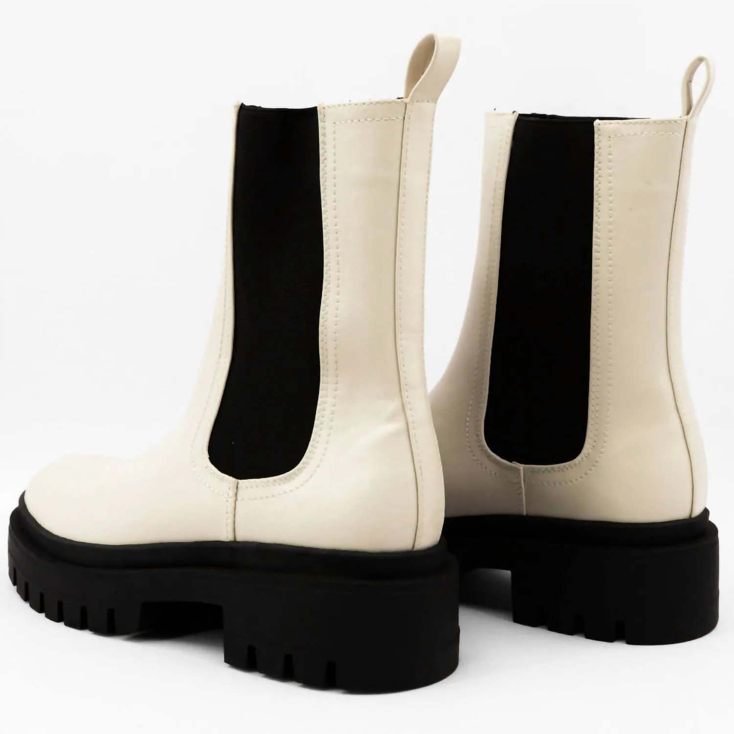 Yusnan Boots In Off White